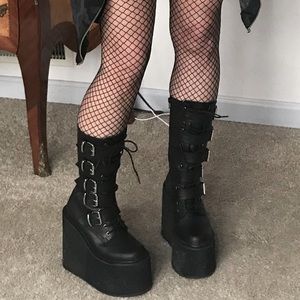 Demonia SWING platform boots